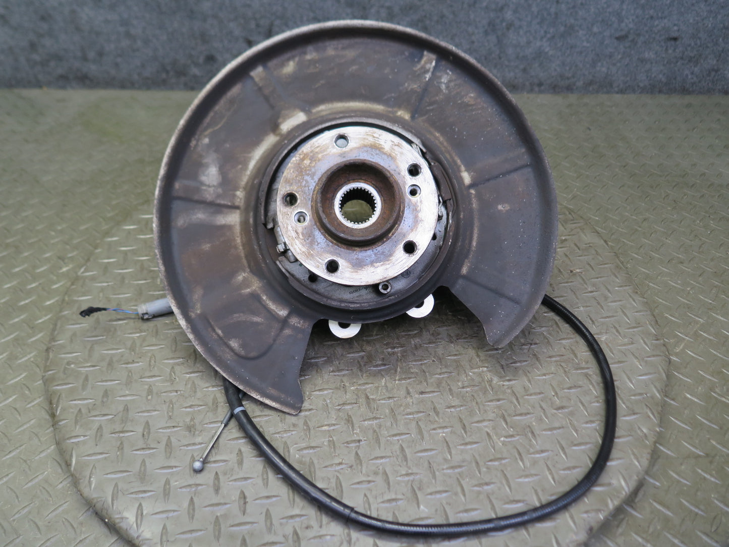 2006 BMW E60 M5 Rear Left Spindle Knuckle Wheel Hub Bearing 55K Miles