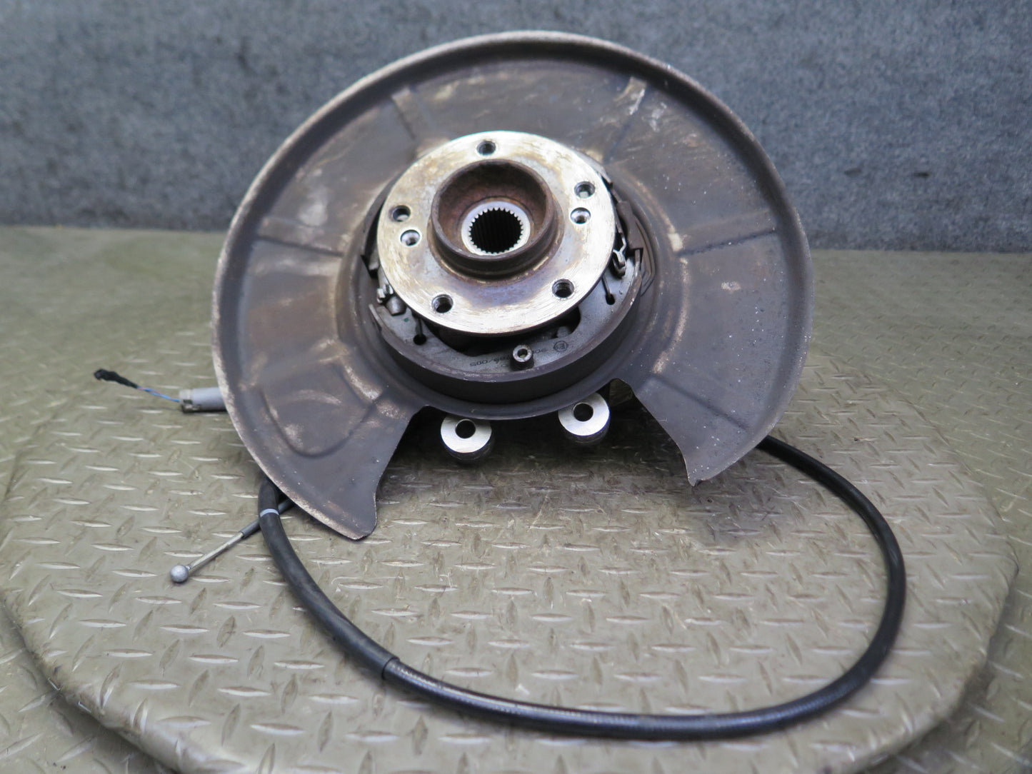 2006 BMW E60 M5 Rear Left Spindle Knuckle Wheel Hub Bearing 55K Miles