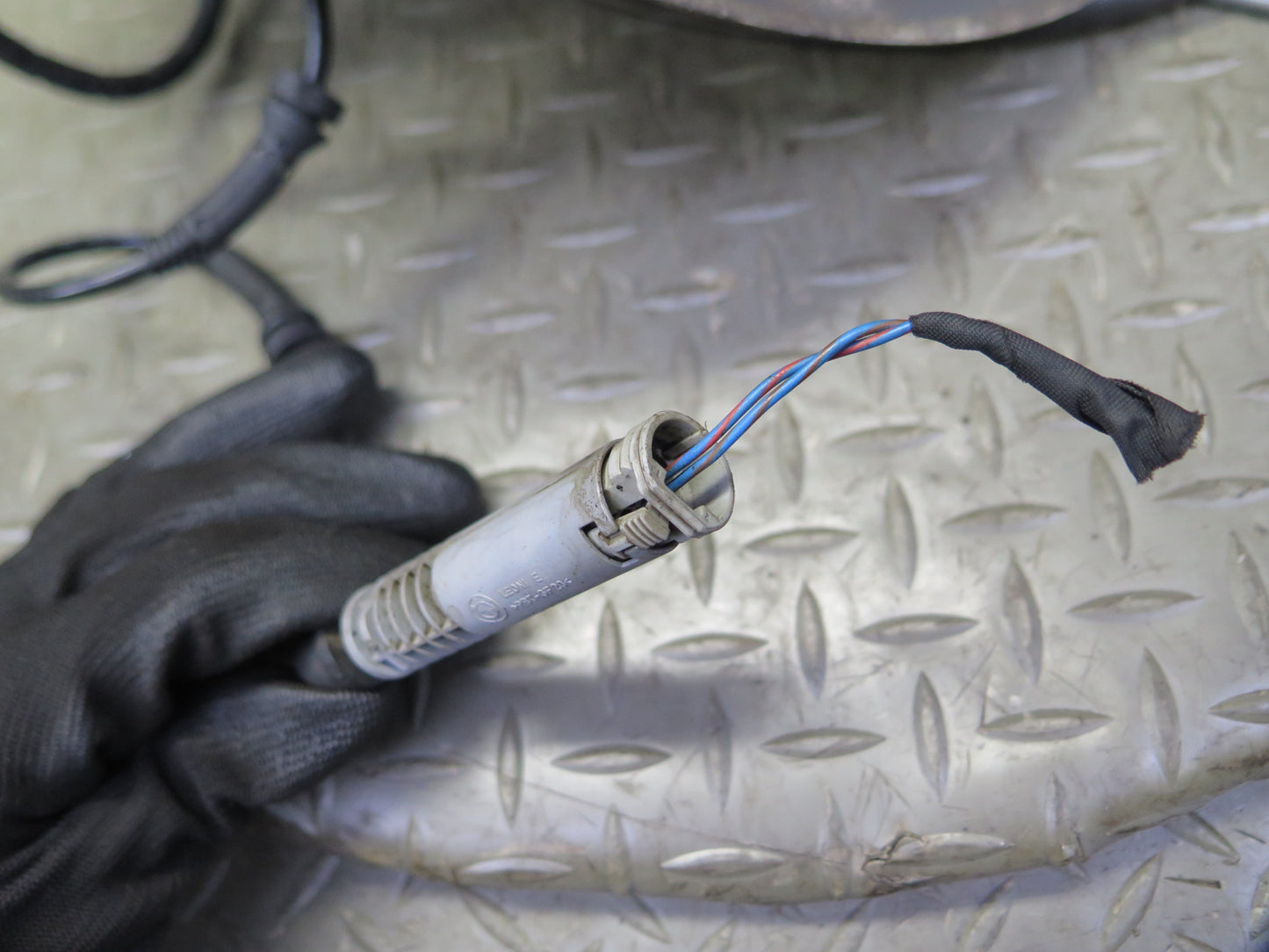 2006 BMW E60 M5 Rear Left Spindle Knuckle Wheel Hub Bearing 55K Miles