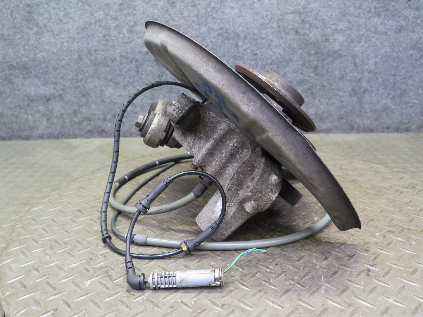 2006 BMW E60 M5 Rear Right Spindle Knuckle Wheel Hub Bearing 55K Miles