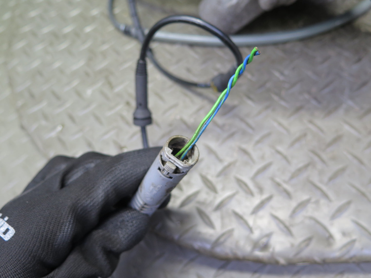 2006 BMW E60 M5 Rear Right Spindle Knuckle Wheel Hub Bearing 55K Miles