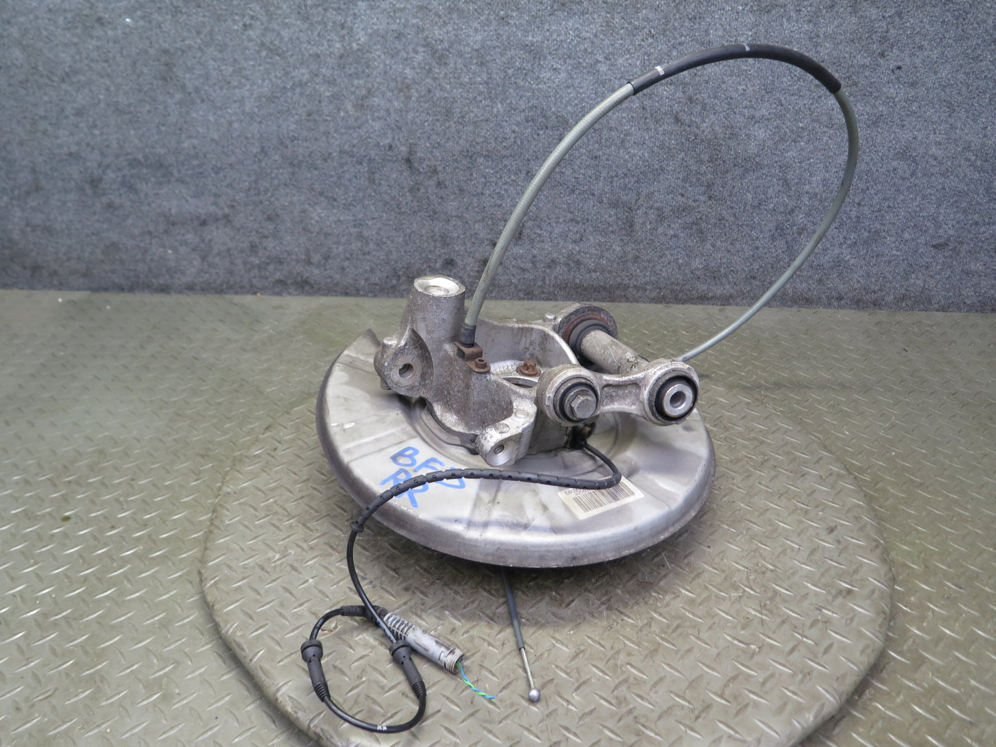 2006 BMW E60 M5 Rear Right Spindle Knuckle Wheel Hub Bearing 55K Miles