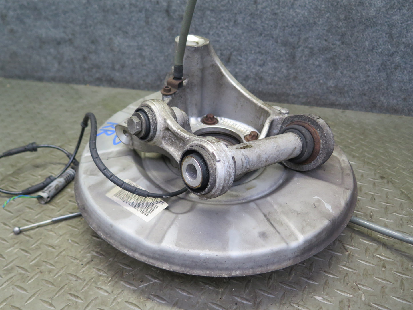 2006 BMW E60 M5 Rear Right Spindle Knuckle Wheel Hub Bearing 55K Miles