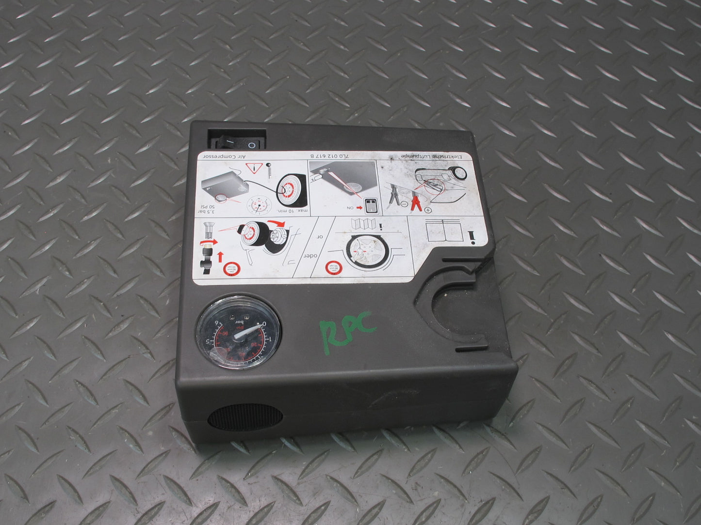 2011-2018 Porsche Cayenne 958 Rear Spare Tire Air Compressor 7L0012617B