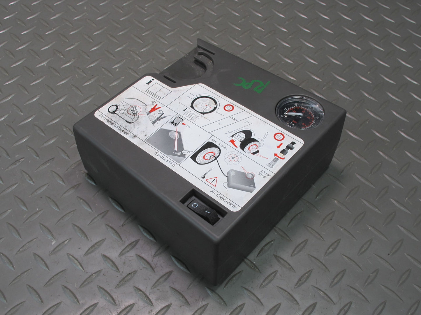 2011-2018 Porsche Cayenne 958 Rear Spare Tire Air Compressor 7L0012617B