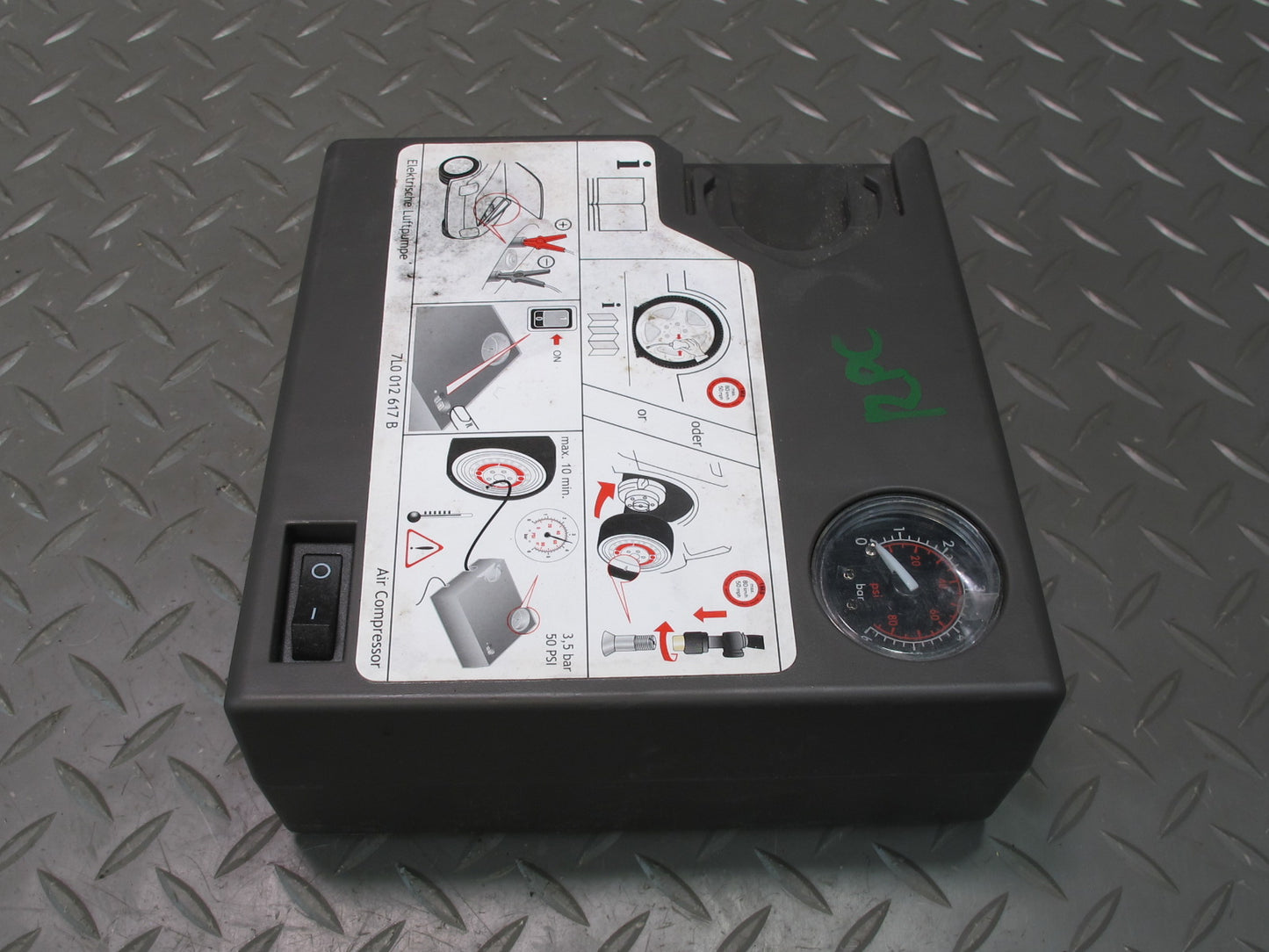 2011-2018 Porsche Cayenne 958 Rear Spare Tire Air Compressor 7L0012617B