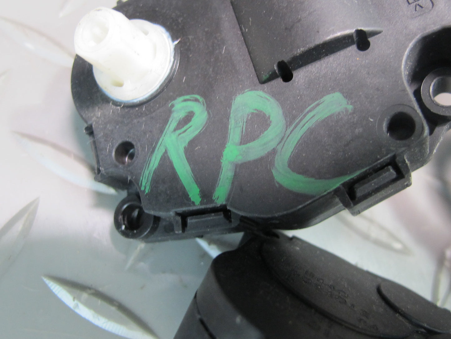 2011-2018 Porsche Cayenne 958 A/C Hvac Heater Flap Motor Actuator W/ Wire