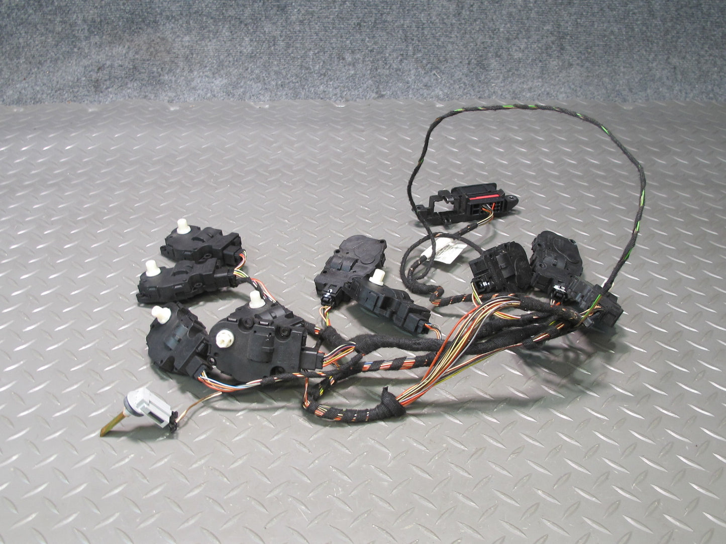 2011-2018 Porsche Cayenne 958 A/C Hvac Heater Flap Motor Actuator W/ Wire