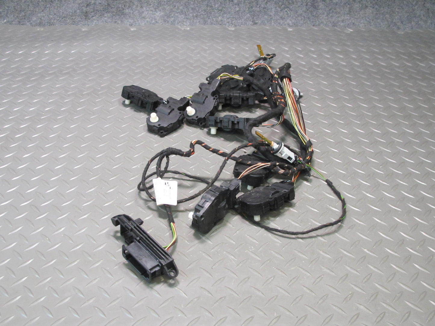 2011-2018 Porsche Cayenne 958 A/C Hvac Heater Flap Motor Actuator W/ Wire