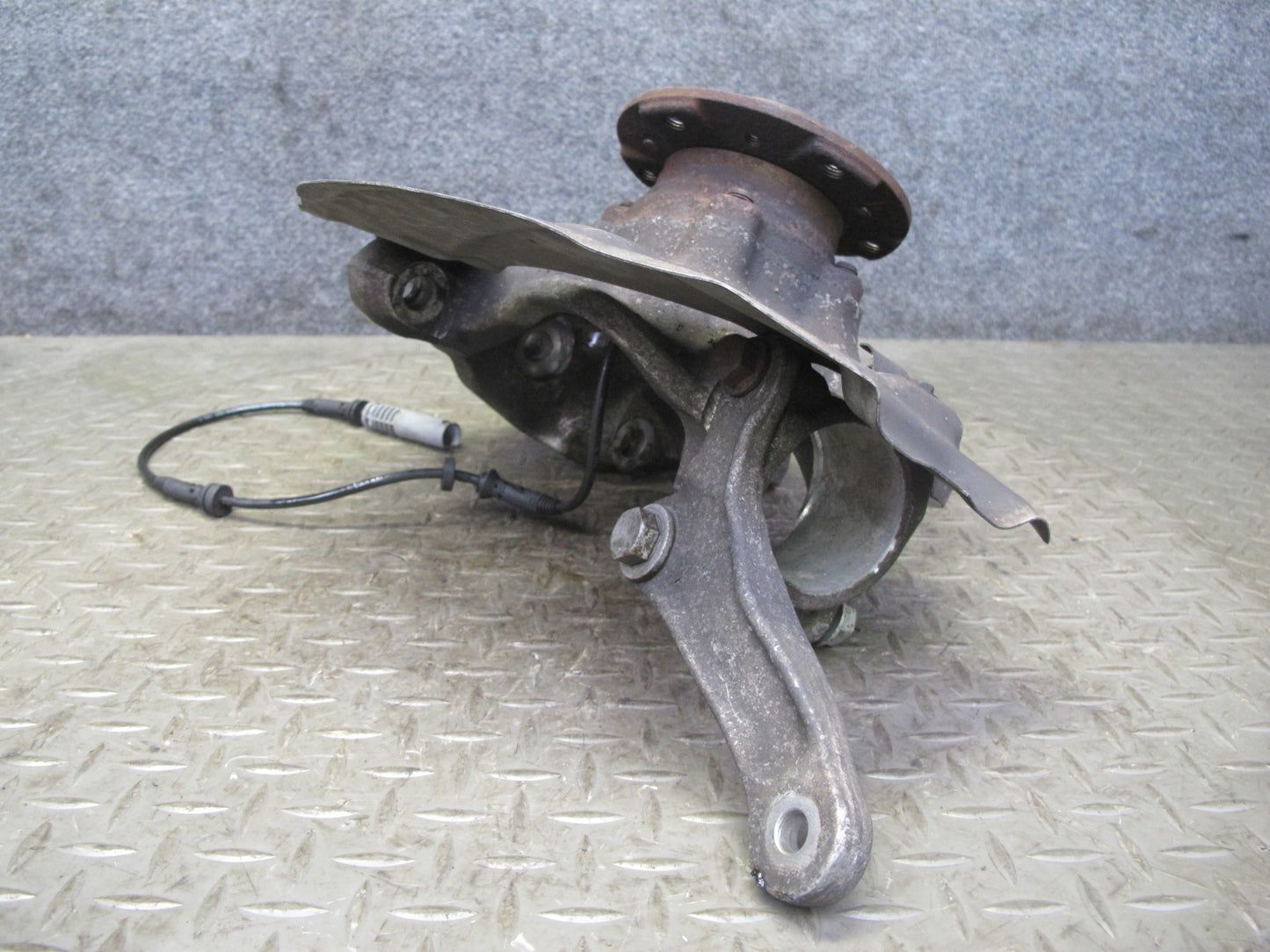 2006-2010 BMW E60 M5 Front Right Spindle Knuckle Wheel Hub Bearing 55K Miles