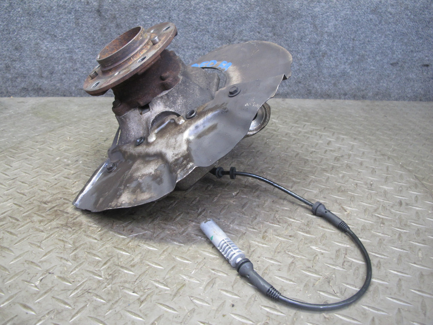 2006-2010 BMW E60 M5 Front Right Spindle Knuckle Wheel Hub Bearing 55K Miles