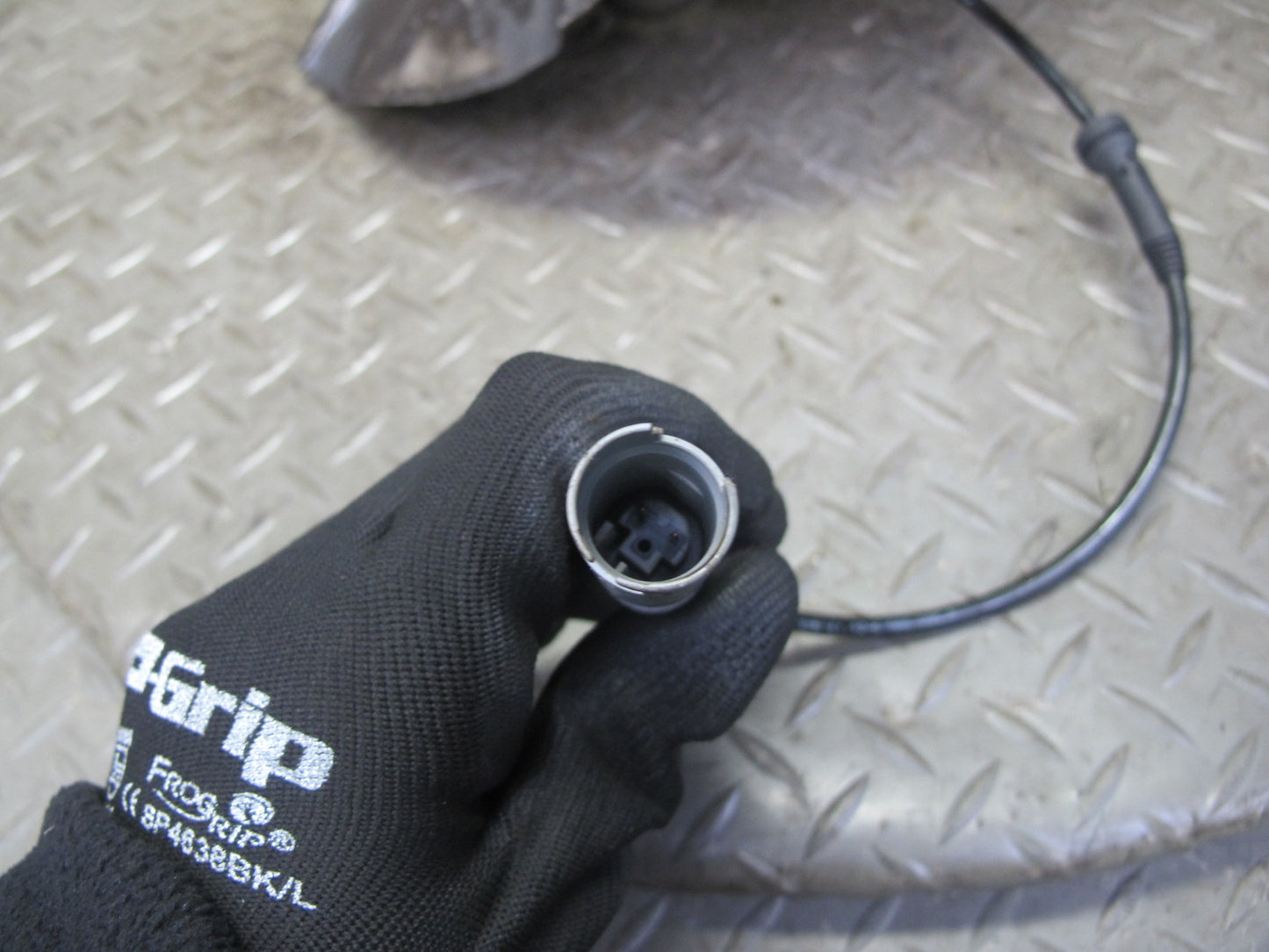 2006-2010 BMW E60 M5 Front Right Spindle Knuckle Wheel Hub Bearing 55K Miles