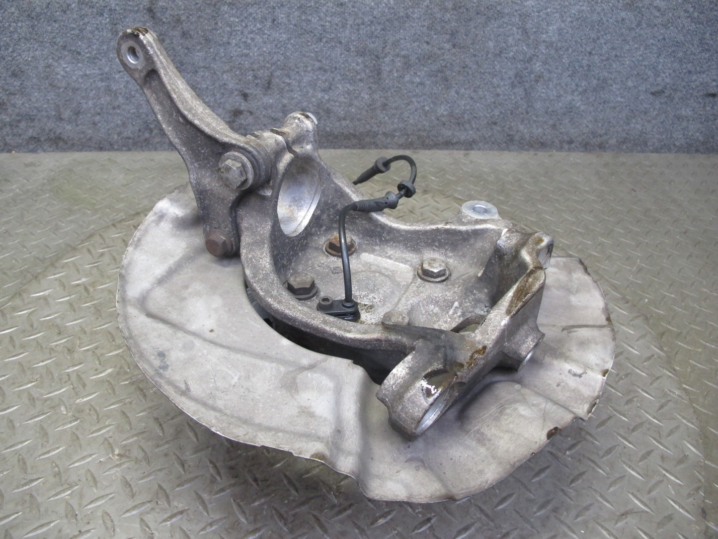 2006-2010 BMW E60 M5 Front Right Spindle Knuckle Wheel Hub Bearing 55K Miles