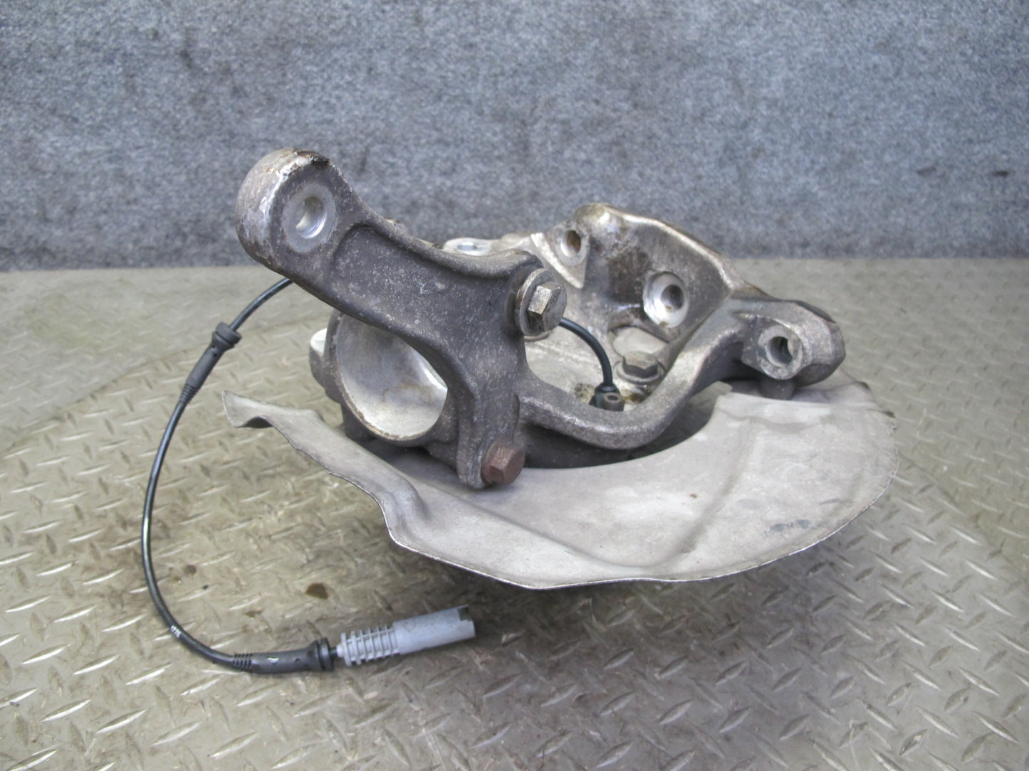 2006-2010 BMW E60 M5 Front Right Spindle Knuckle Wheel Hub Bearing 55K Miles