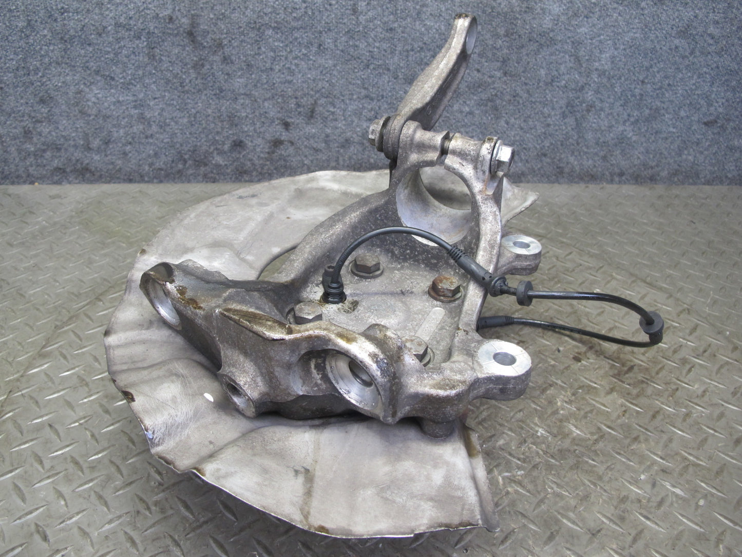 2006-2010 BMW E60 M5 Front Right Spindle Knuckle Wheel Hub Bearing 55K Miles