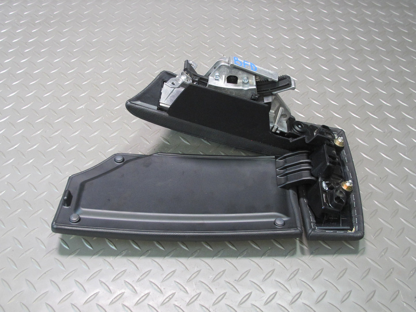 2006-2010 BMW E60 M5 535i Center Console Leather Sliding Armrest 7060171