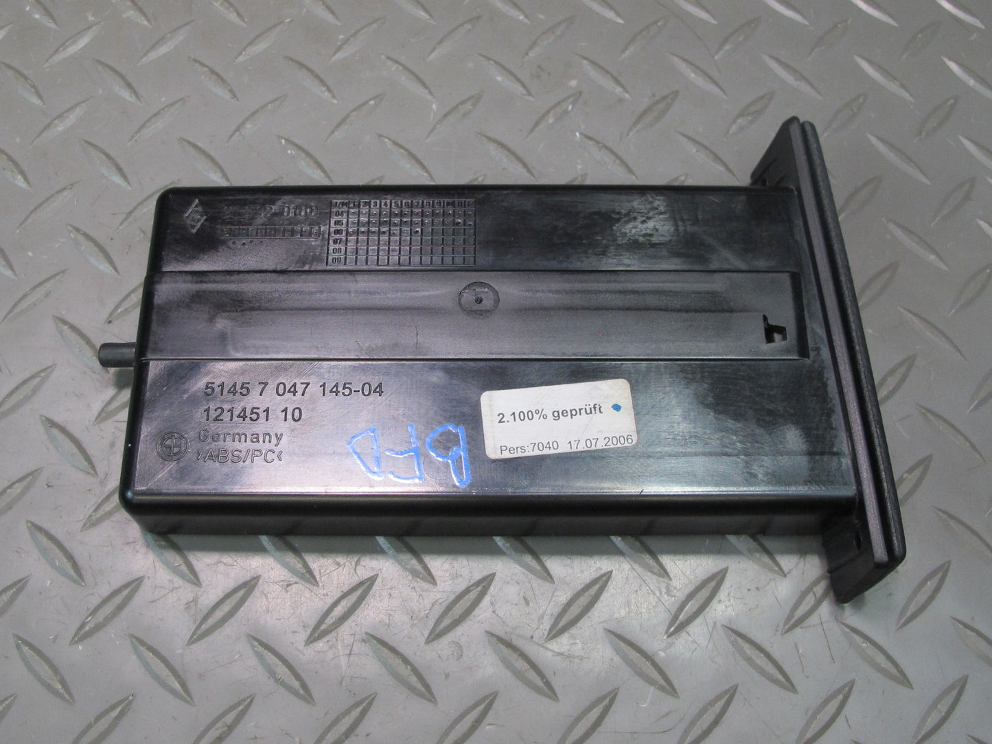 2006-2010 BMW E60 M5 535i Dash Front Right CUP Holder 7047145