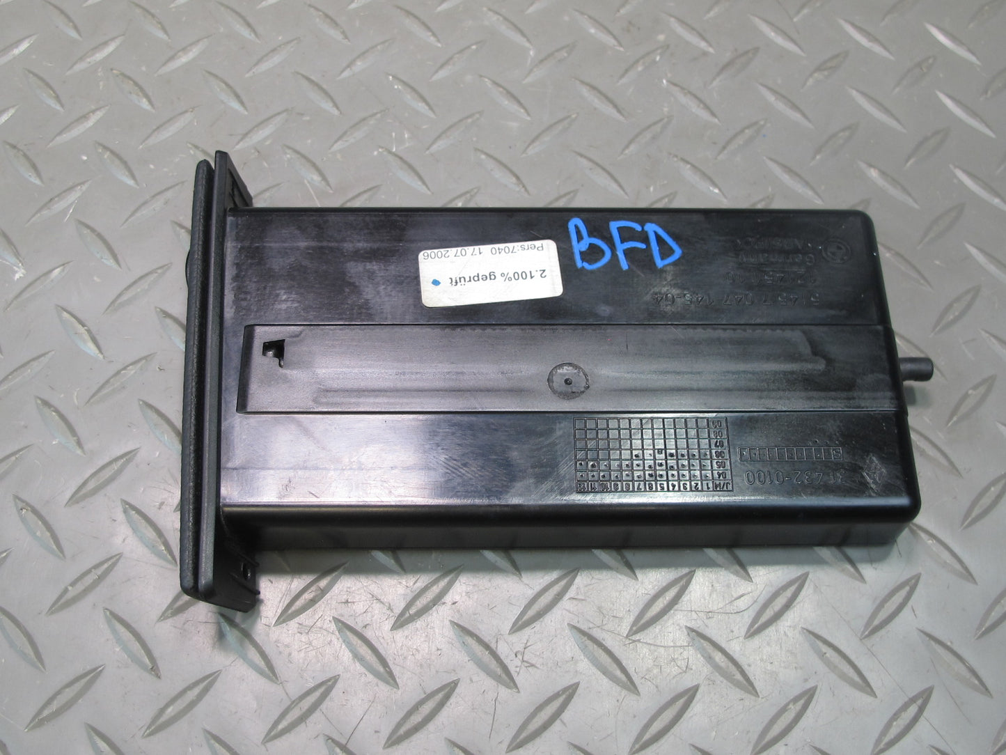 2006-2010 BMW E60 M5 535i Dash Front Right CUP Holder 7047145