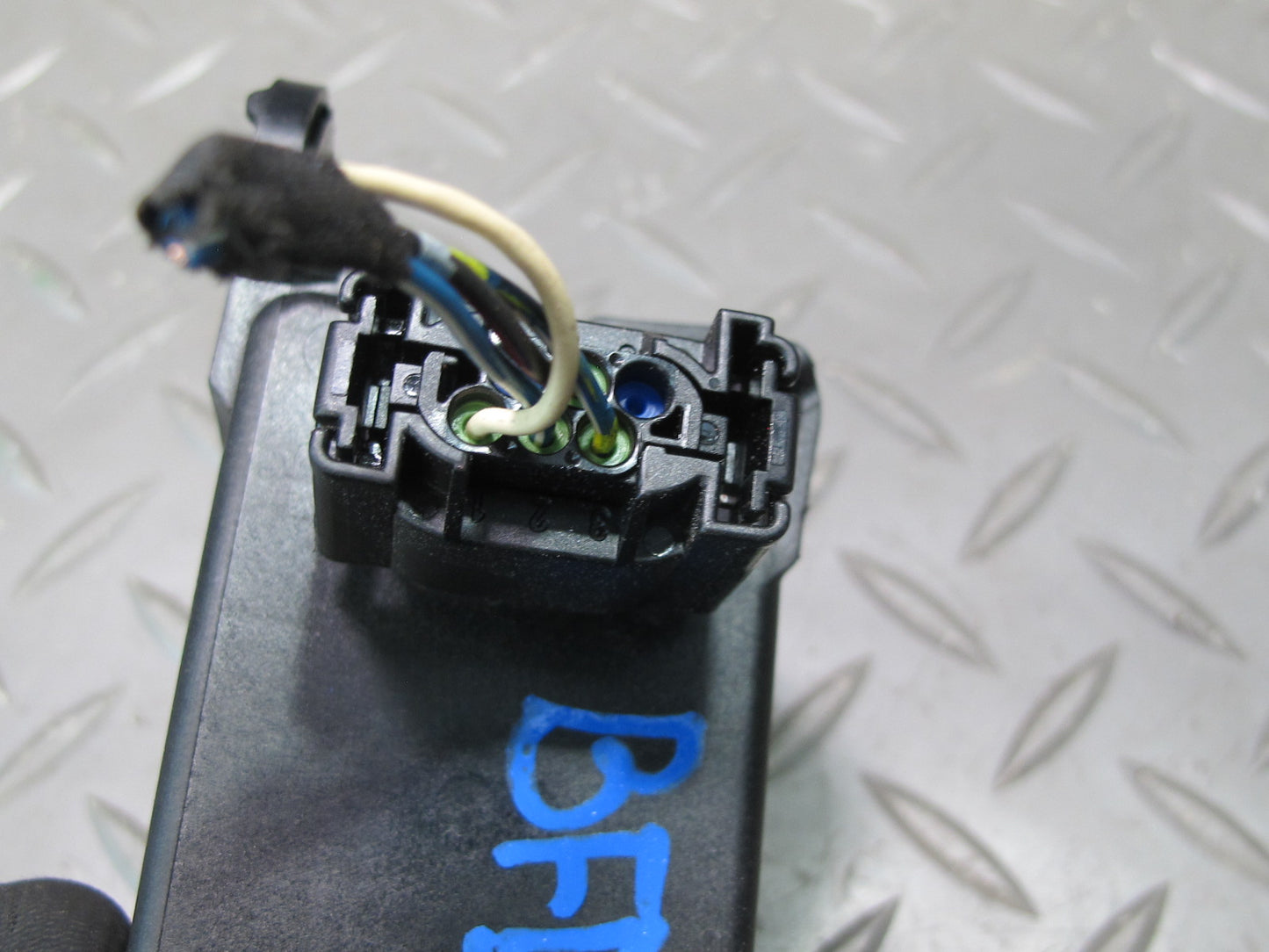 2006-2010 BMW E60 E63 E64 M5 M6 YAW Turn Rate Acceleration Speed Sensor 2282777