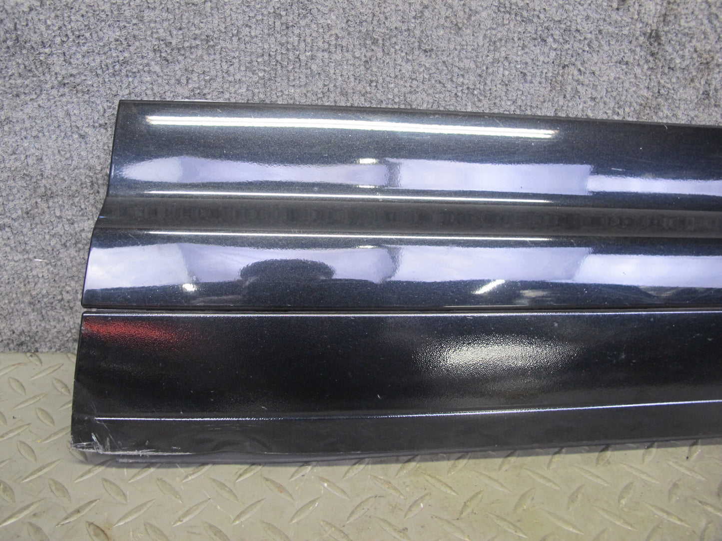 2011-2018 Porsche Cayenne 958 Front Right Pass Side Lower Door Molding Blade