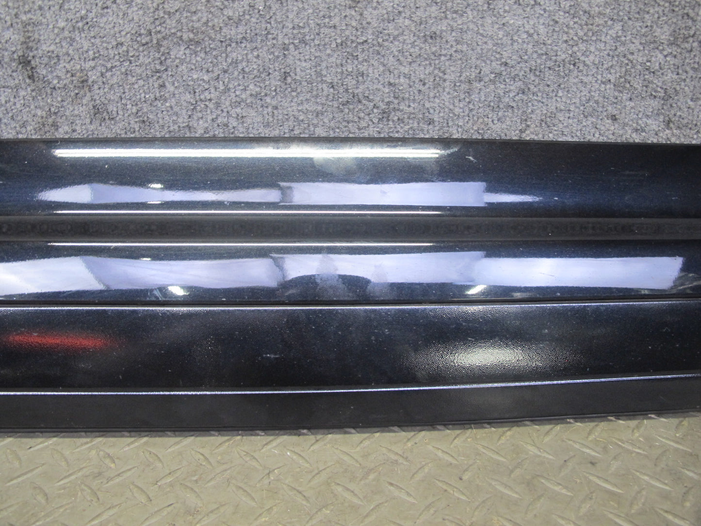 2011-2018 Porsche Cayenne 958 Front Right Pass Side Lower Door Molding Blade