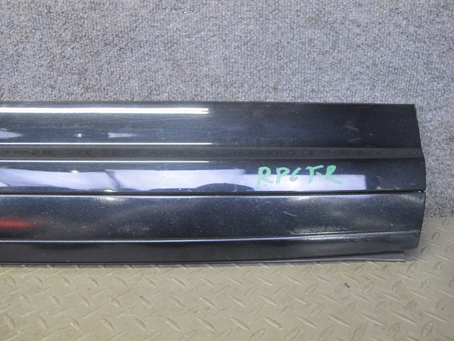 2011-2018 Porsche Cayenne 958 Front Right Pass Side Lower Door Molding Blade