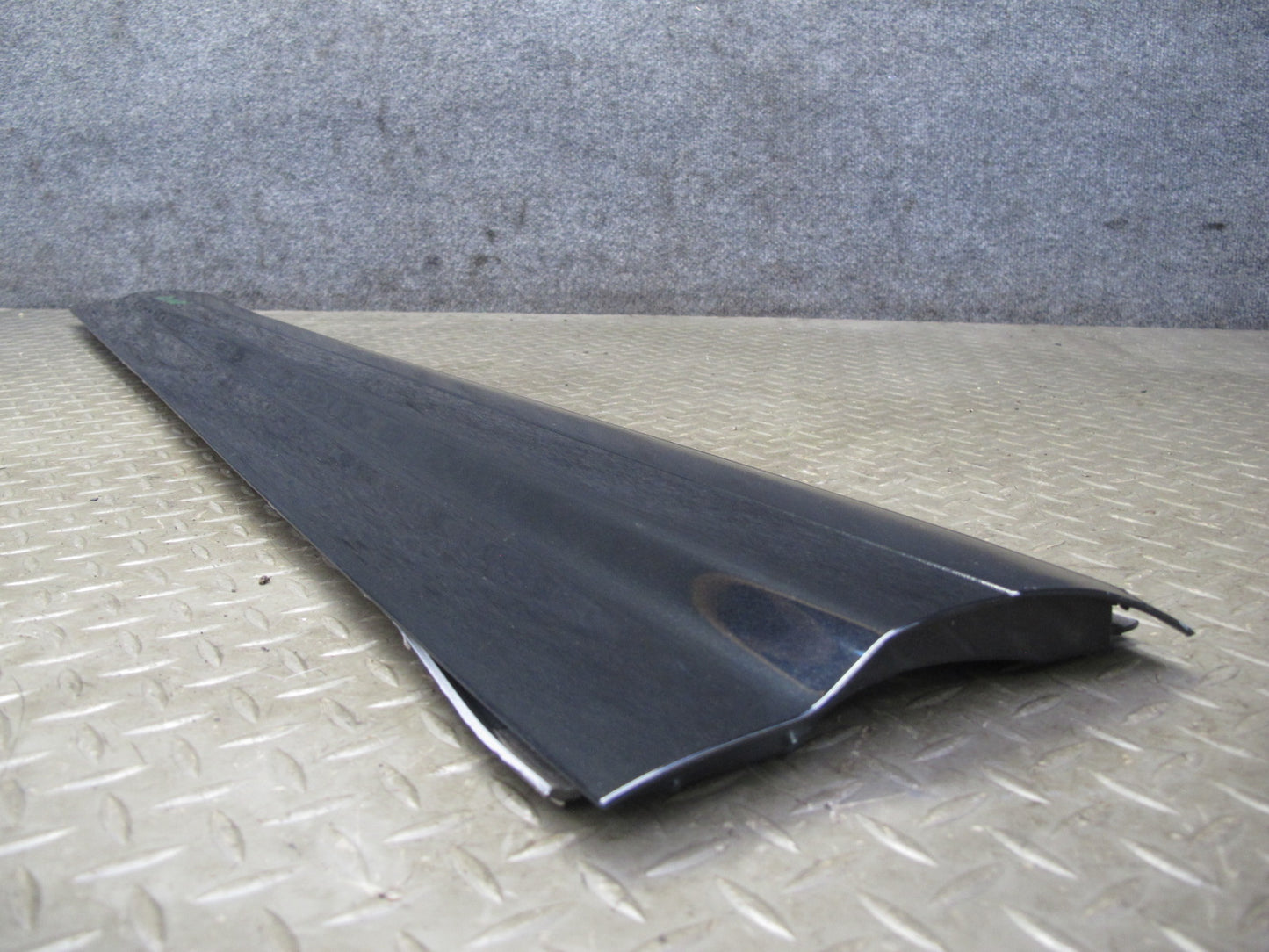 2011-2018 Porsche Cayenne 958 Front Right Pass Side Lower Door Molding Blade