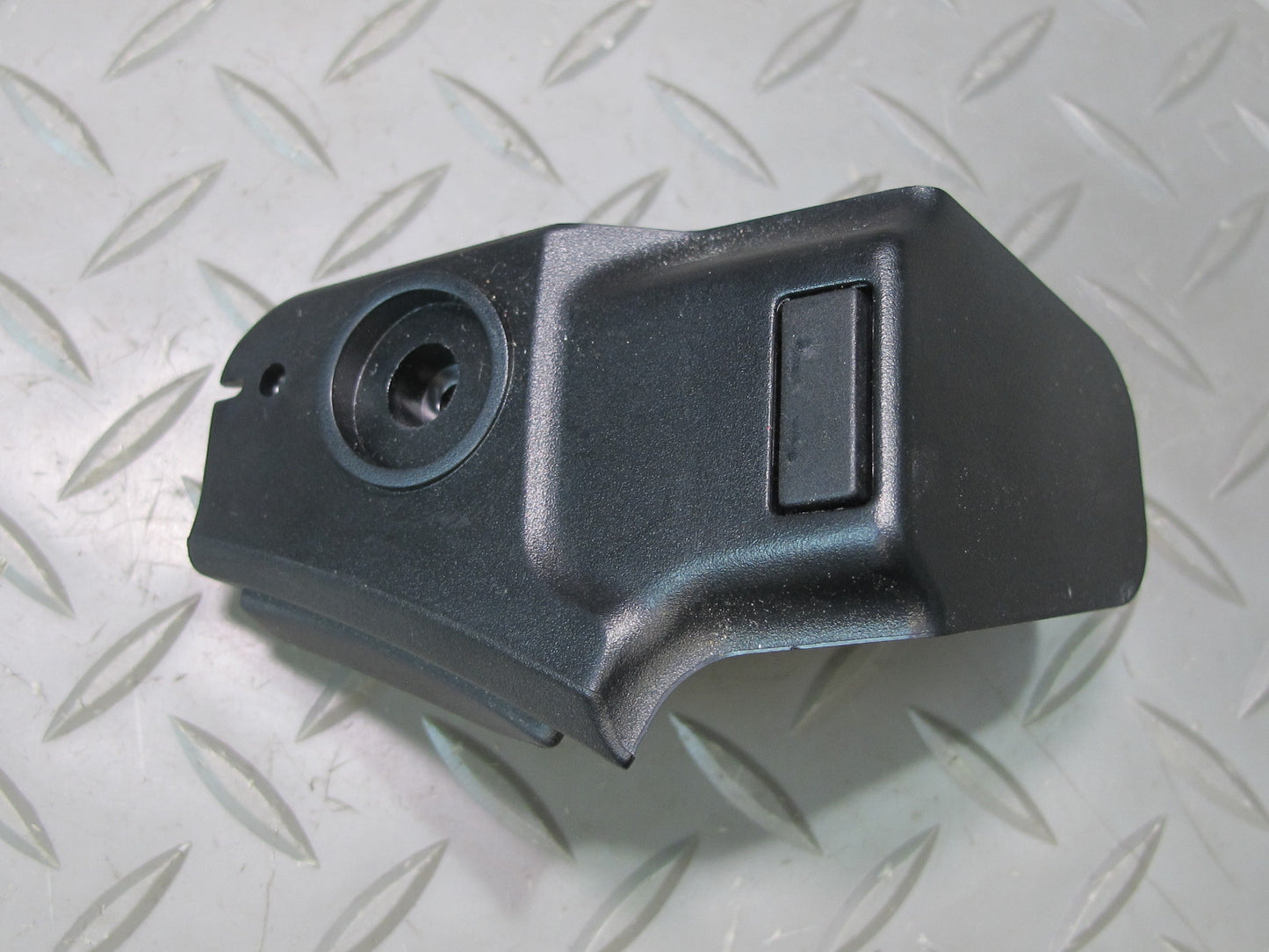 2006-2010 BMW E60 M5 535i Center Console Armrest Lock Button Mechanism