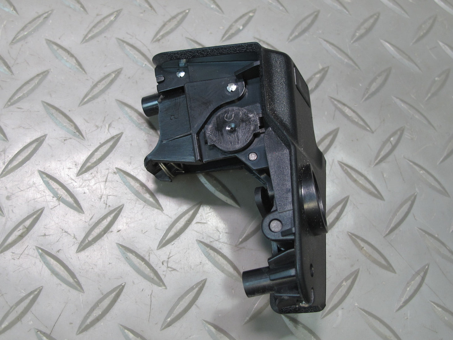 2006-2010 BMW E60 M5 535i Center Console Armrest Lock Button Mechanism