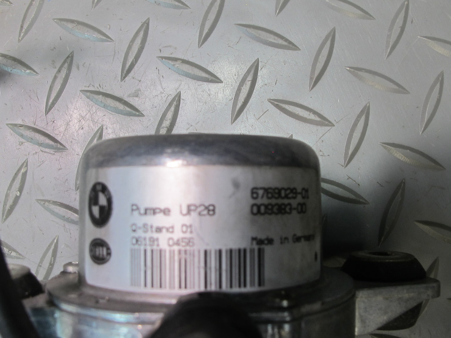 2006-2010 BMW E60 M5 M6 Power Brake Booster Vacuum Pump Motor 6769029