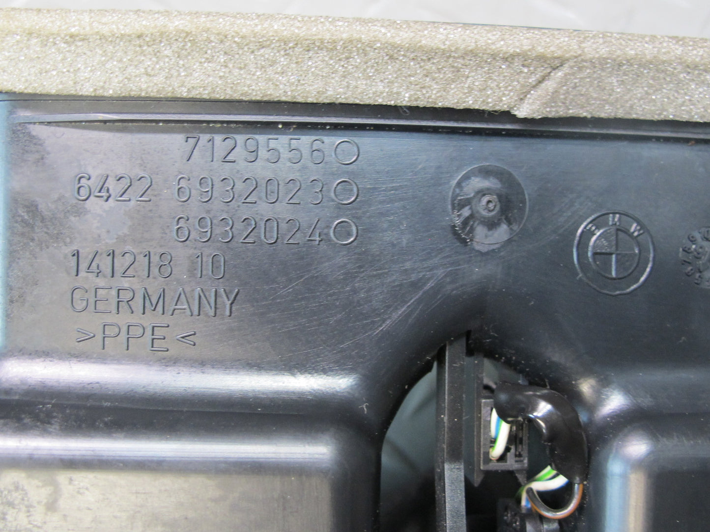 2006-2010 BMW E60 M5 535i Rear Center Console A/C Air Vent Grille 7129556