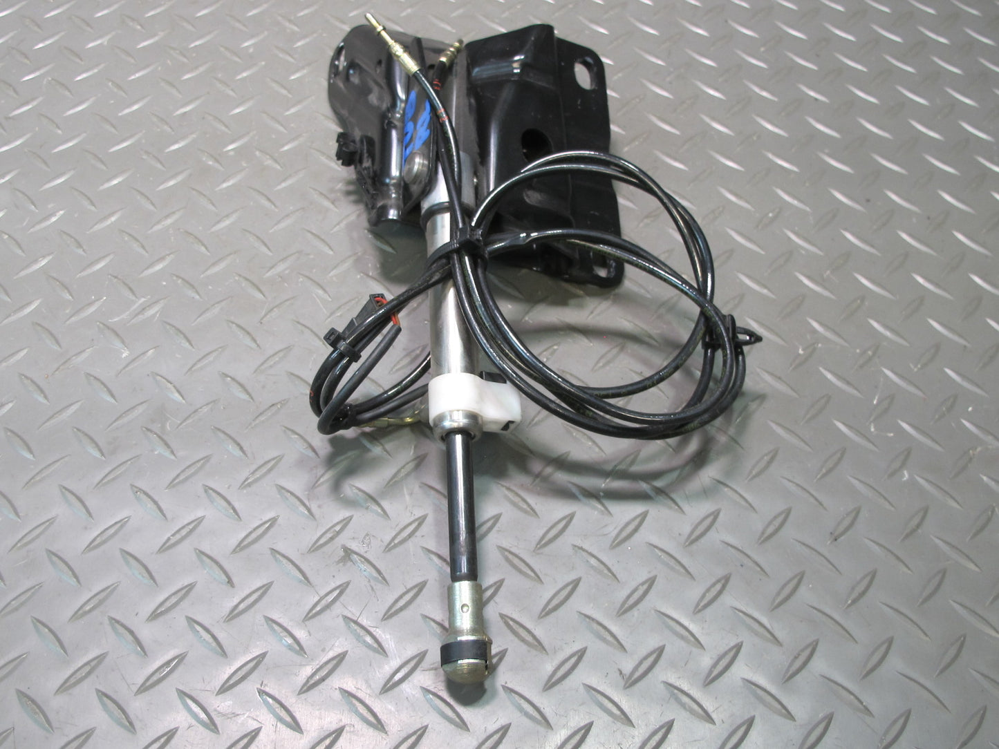 01-06 BMW E46 330Ci Conv Rear Left & Right TOP Hydraulic Cylinder w Pipe Set OEM
