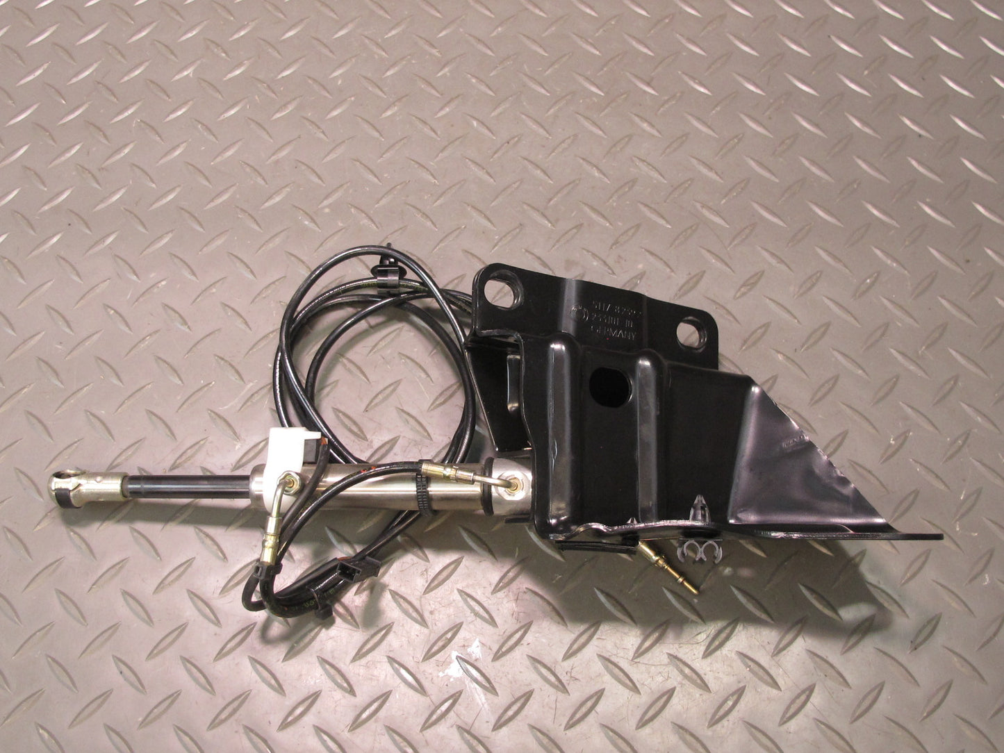 01-06 BMW E46 330Ci Conv Rear Left & Right TOP Hydraulic Cylinder w Pipe Set OEM