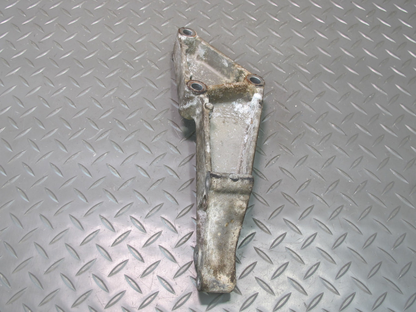 99-00 VW Eurovan T4 2.8L Engine Motor Mount Support 02G409905A OEM