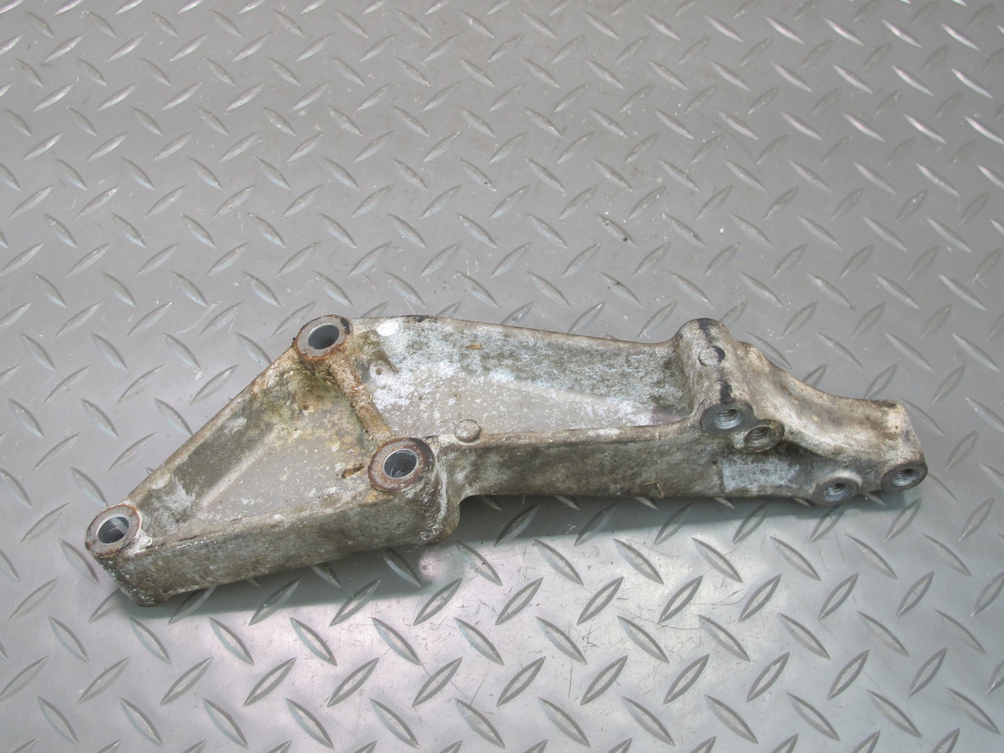 99-00 VW Eurovan T4 2.8L Engine Motor Mount Support 02G409905A OEM