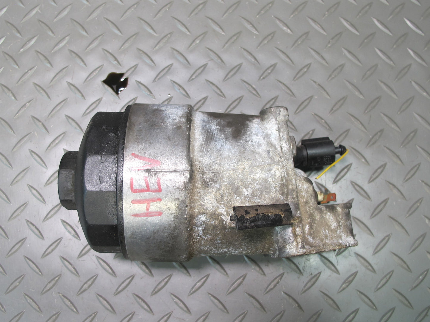 99-00 VW Eurovan T4 2.8L Engine Motor Oil Filter Housing OEM