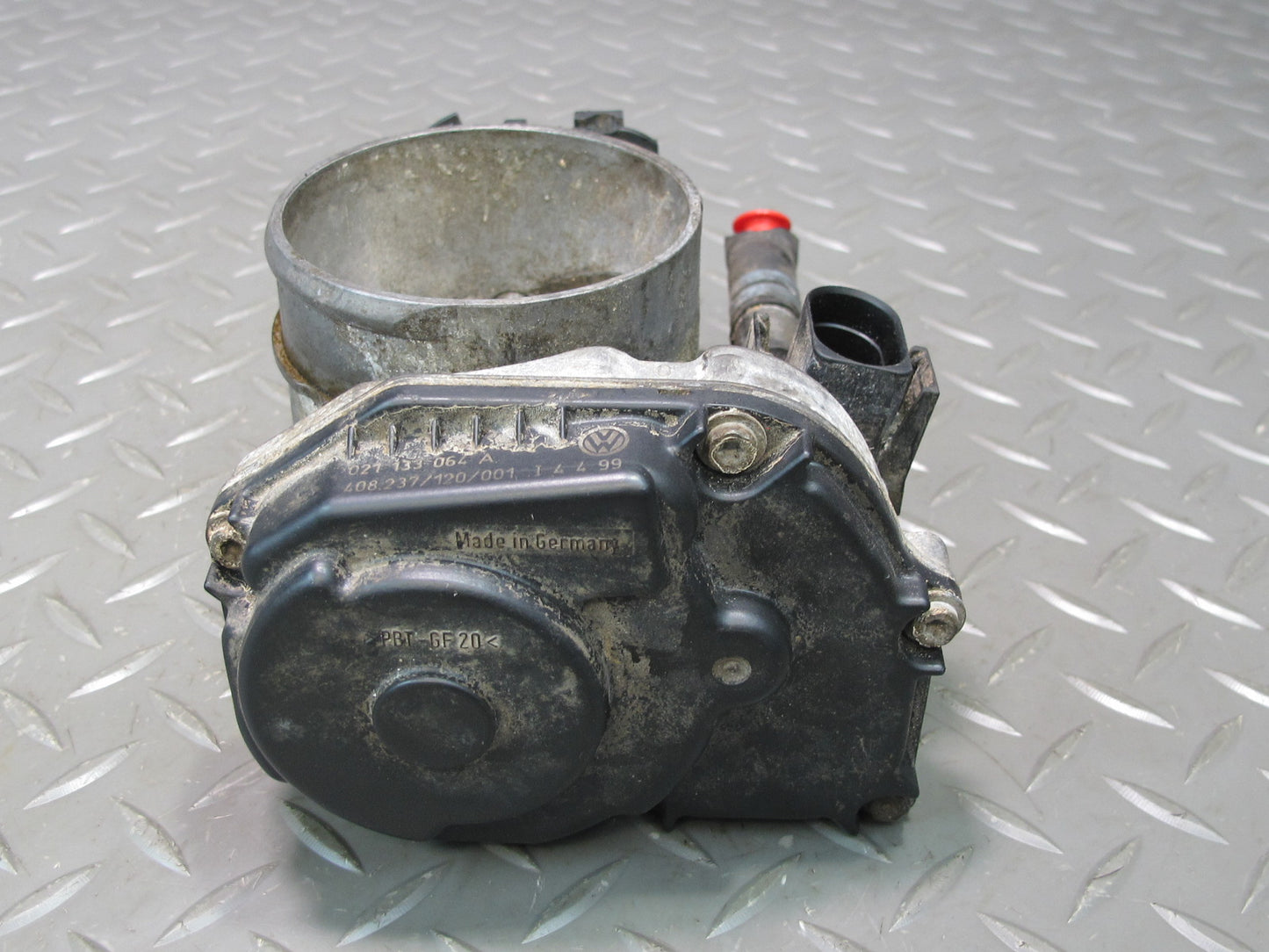 99-00 VW Eurovan T4 2.8L Engine Motor Throttle Body Actuator OEM
