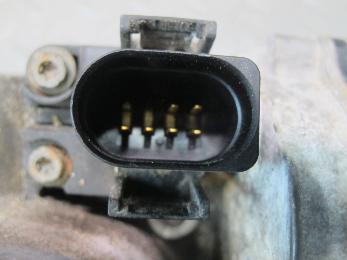99-00 VW Eurovan T4 2.8L Engine Motor Throttle Body Actuator OEM