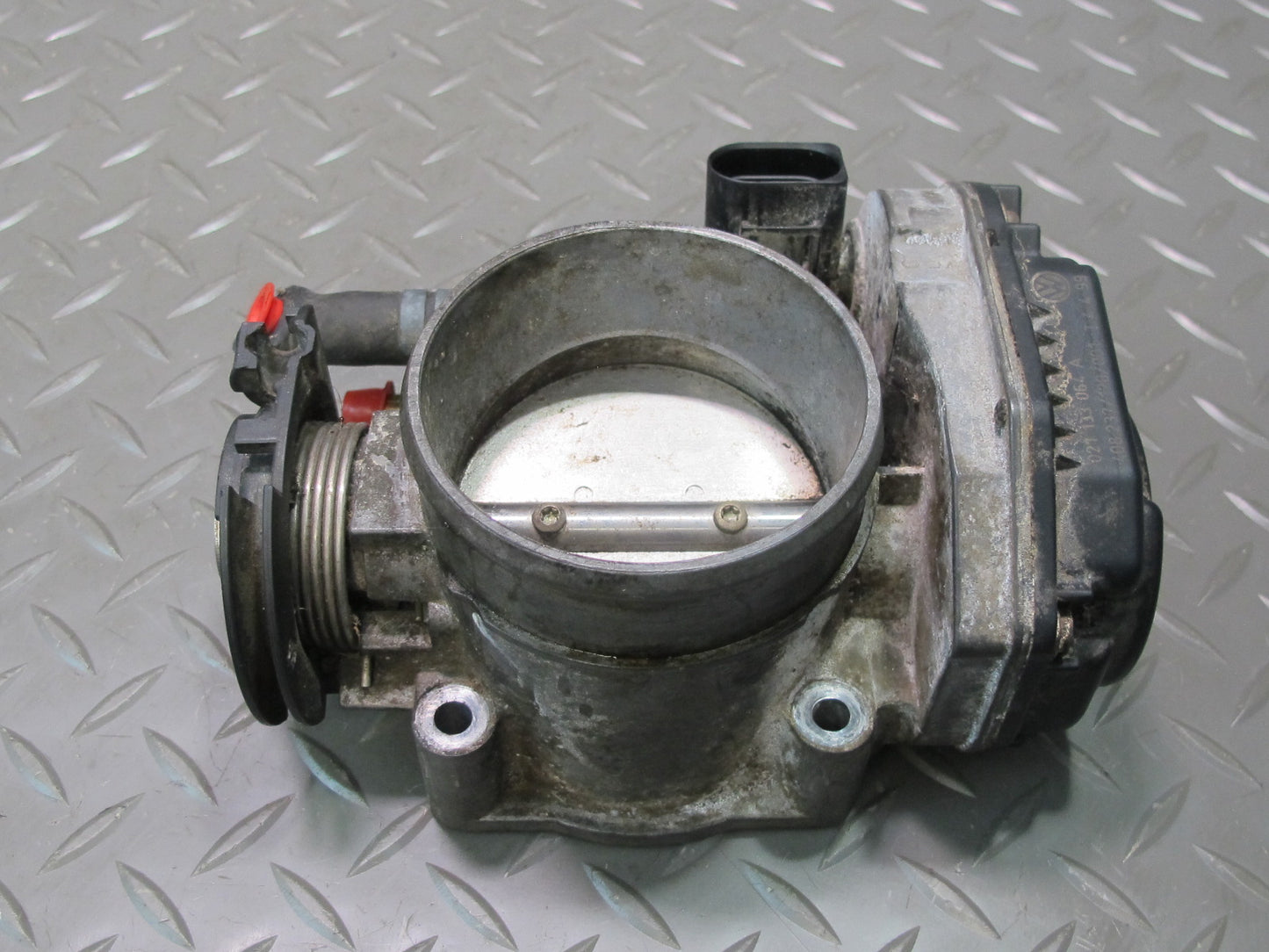 99-00 VW Eurovan T4 2.8L Engine Motor Throttle Body Actuator OEM