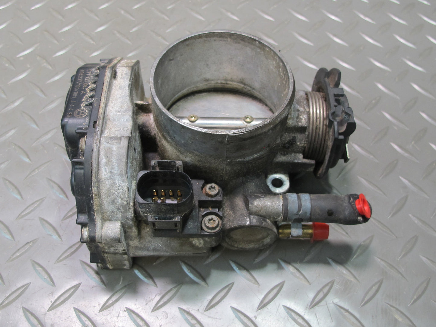 99-00 VW Eurovan T4 2.8L Engine Motor Throttle Body Actuator OEM
