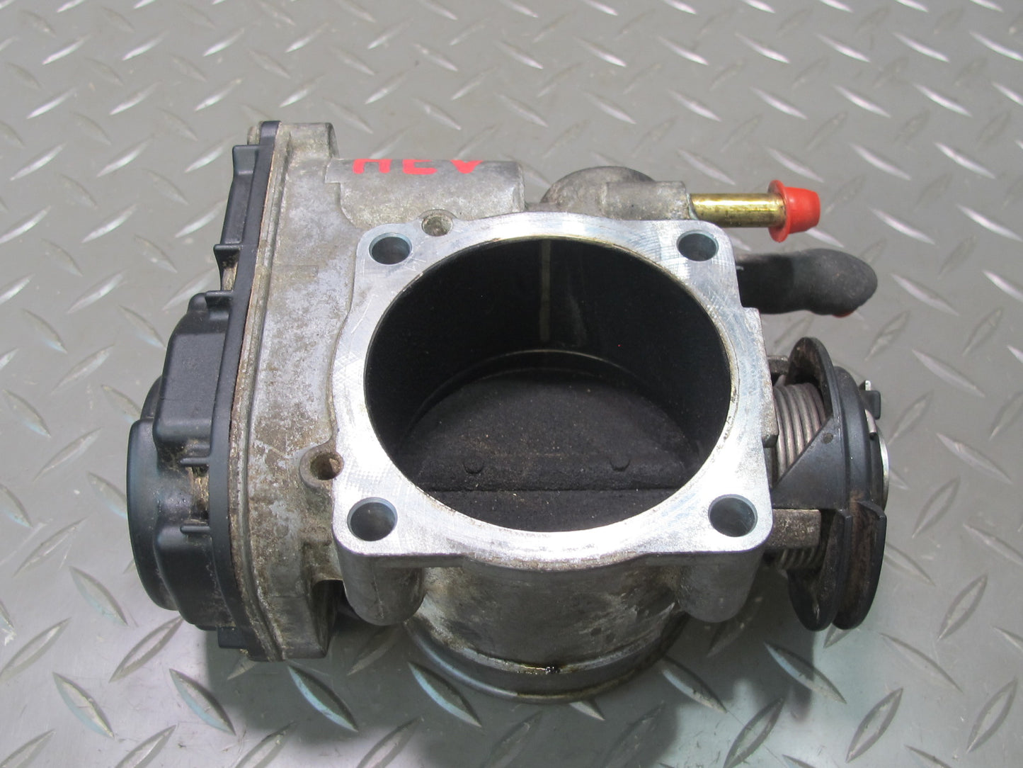 99-00 VW Eurovan T4 2.8L Engine Motor Throttle Body Actuator OEM