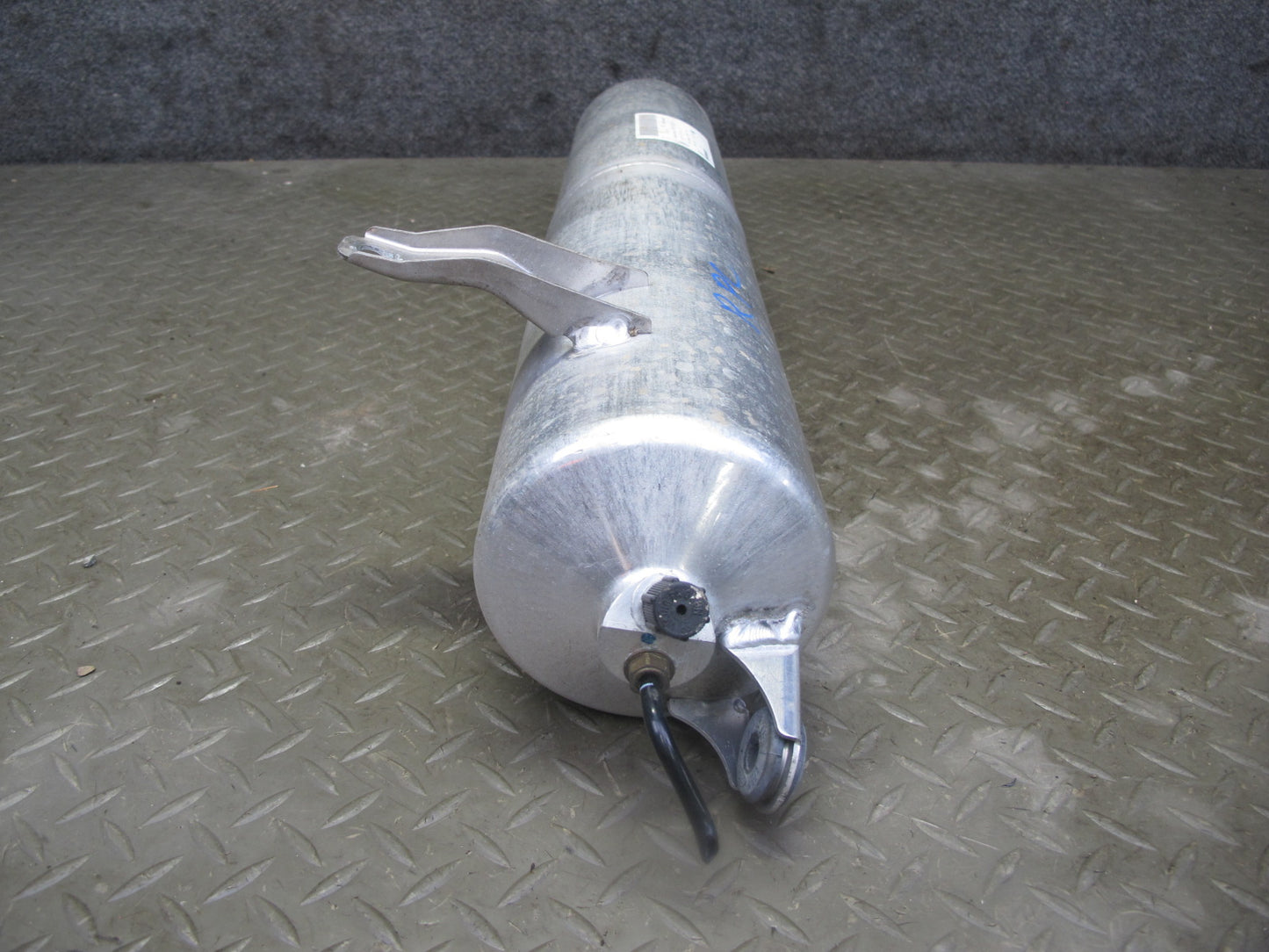 2011-2018 Porsche Cayenne 958 Air Suspension Tank Reservoir 7P0616201A