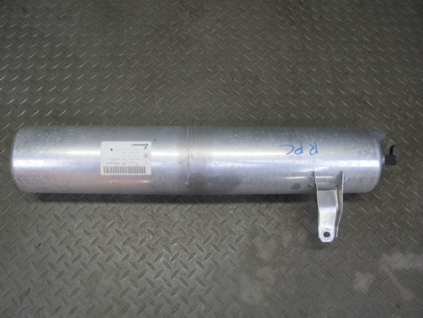 2011-2018 Porsche Cayenne 958 Air Suspension Tank Reservoir 7P0616201A