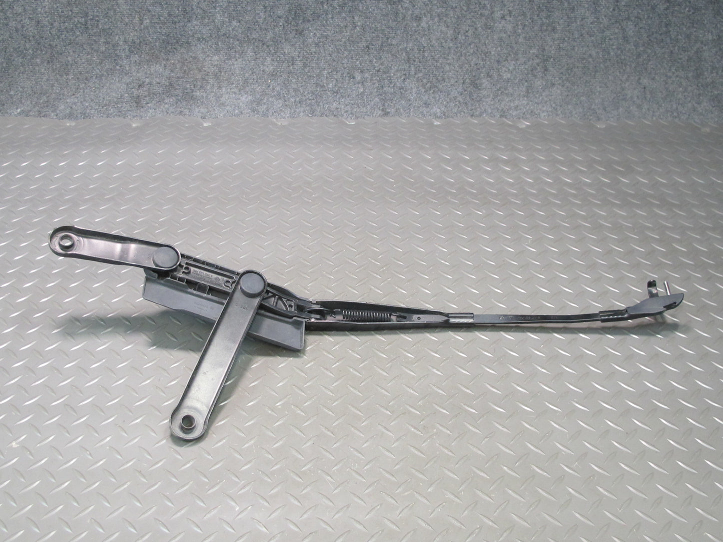 2011-2018 Porsche Cayenne 958 Front Right & Left Side Windshield Wiper Arm Set