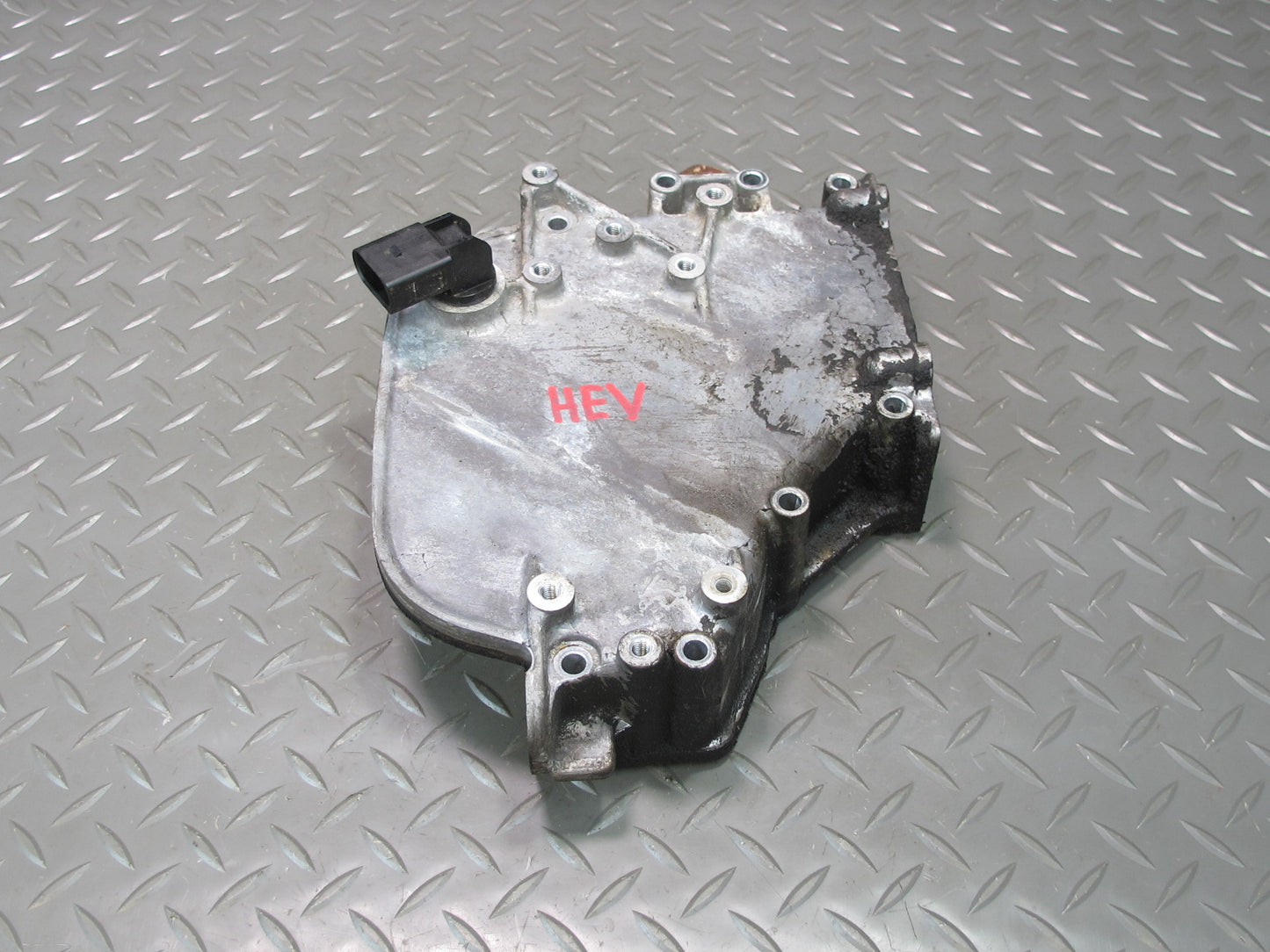 99-00 VW Eurovan T4 2.8L Engine Motor Upper Timing Chain  Plate Cover OEM