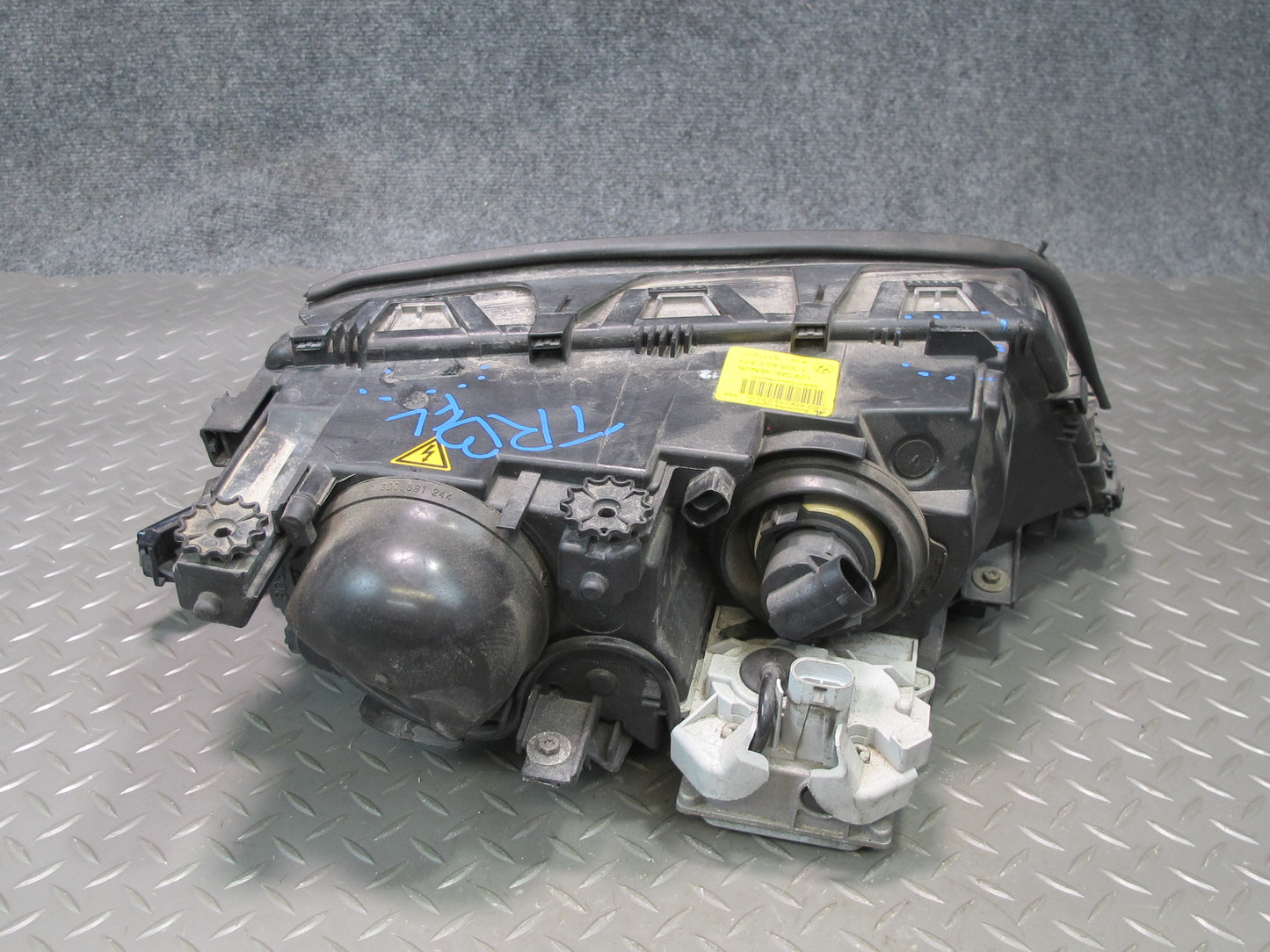 2001 BMW E46 330ci Coupe Convert Front Left Xenon HID Headlight Lamp w Trim OEM