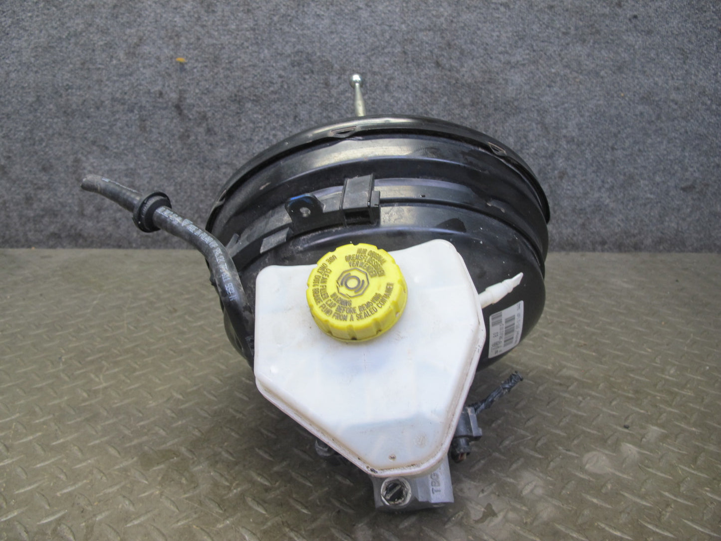 2011-2014 Porsche Cayenne S 958 Brake Booster W/ Master Cylinder & Reservoir