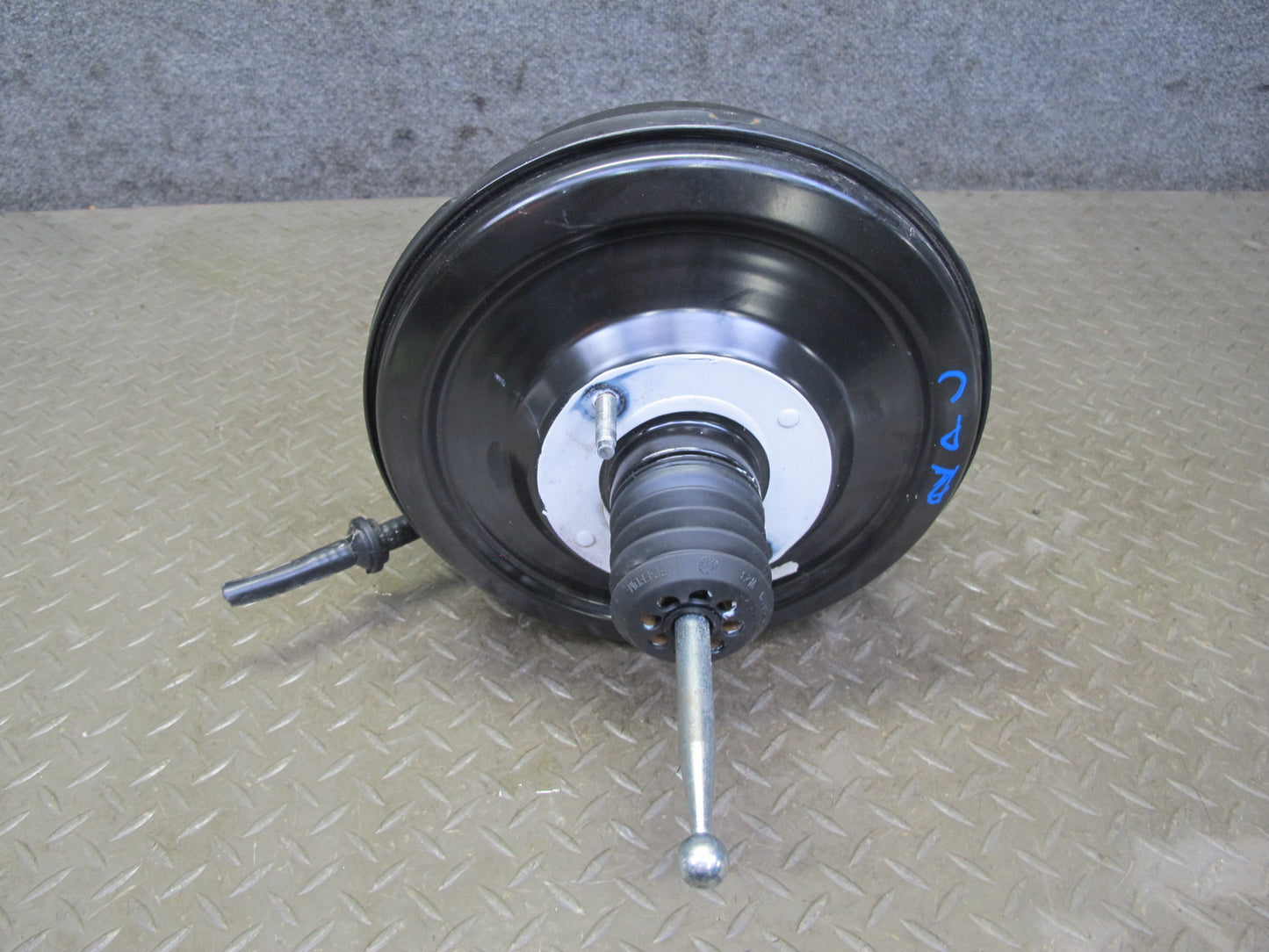 2011-2014 Porsche Cayenne S 958 Brake Booster W/ Master Cylinder & Reservoir