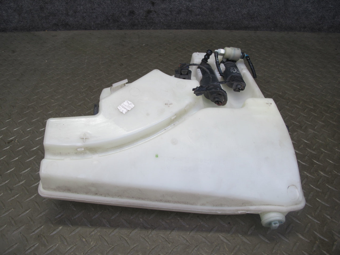 2011-2018 Porsche Cayenne 958 Windshield Washer Fluid Reservoir Tank W/ Pump