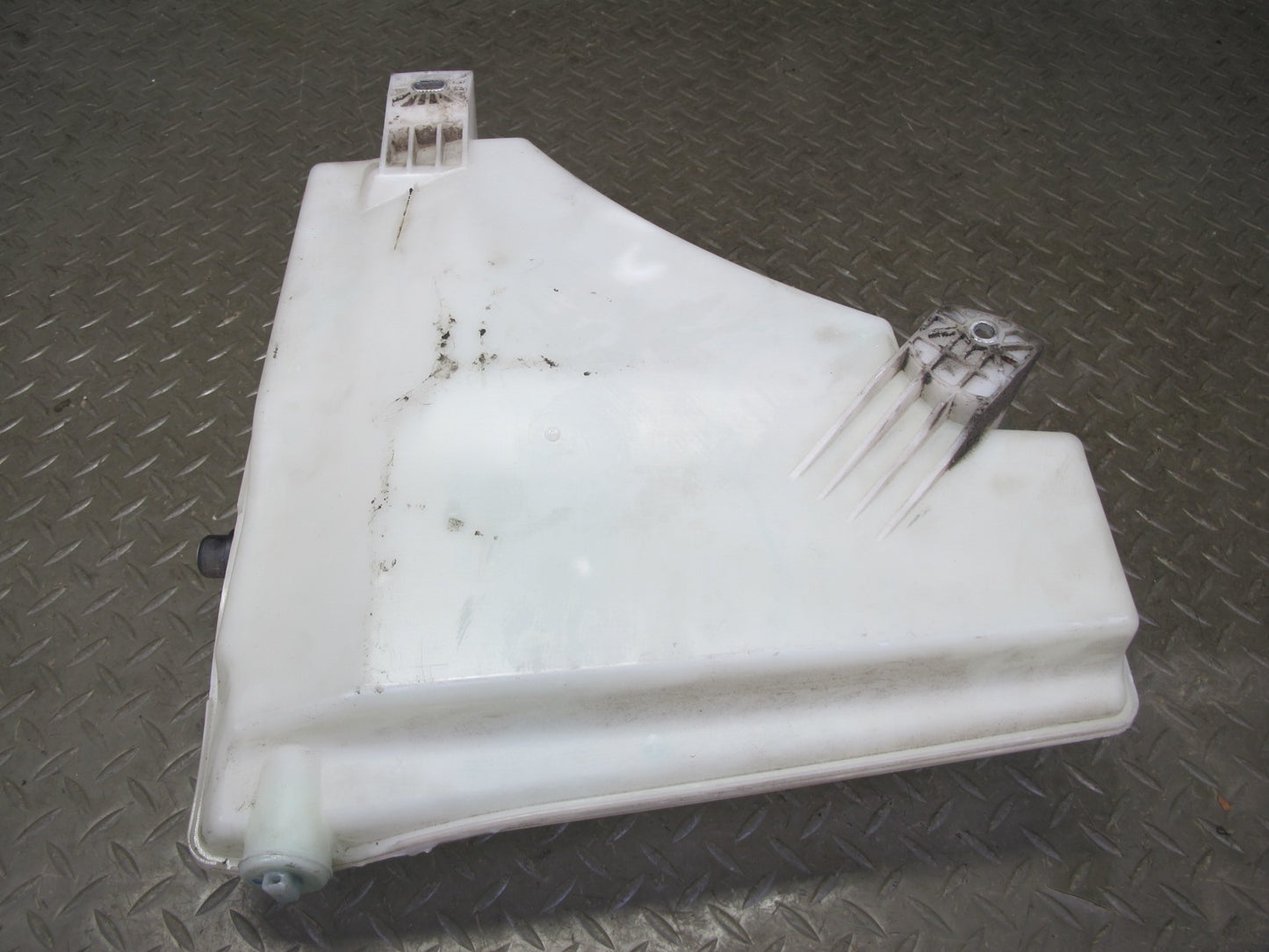 2011-2018 Porsche Cayenne 958 Windshield Washer Fluid Reservoir Tank W/ Pump